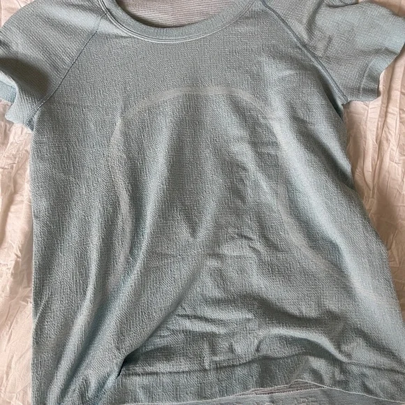 Lululemon Swiftly Tech Short Sleeve tee Race Length** - Picture 3 of 3